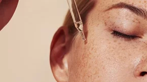 Οι οροί βιταμίνης C με λιγότερα από 10 ευρώ που θα λατρέψεις