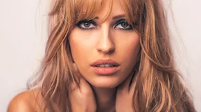 Curtain bangs τέλος: Αυτή είναι η νέα hot τάση που λαμβάνει τη θέση τους