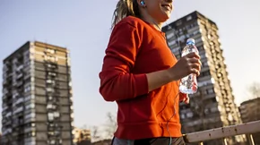 Η καλή συνήθεια που ενισχύει τη δράση των εμβολίων για τον κορονοϊό