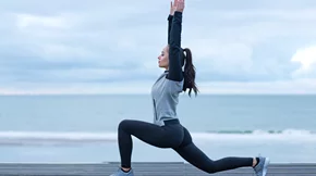 Διατάσεις για όλο το σώμα: Το γρήγορο workout που στοχεύει στη μυϊκή ευλυγισία