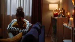 Μετά την Πρωτοχρονιά: Γιατί κάποιοι υποφέρουν από έντονη θλίψη και πώς μπορείς να την αποφύγεις;