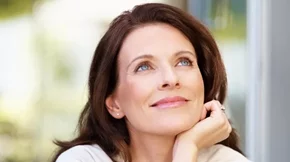 7 κρέμες προσώπου που κάνουν θαύματα για τις βαθιές ρυτίδες