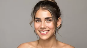 Ενυδάτωση: To κλειδί για μια νεανική, λαμπερή επιδερμίδα