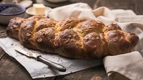 Τι αλεύρι βάζουμε στα τσουρέκια, το ψωμί, το κέικ;