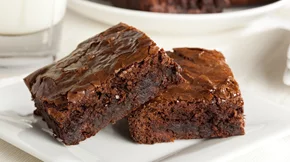Τα πιο εύκολα brownies με 3 υλικά από τη διατροφολόγο