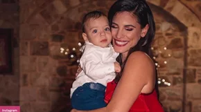 Θα γίνεις νονά; Τα χτενίσματα που επιλέγουν ξανά και ξανά οι πιο στιλάτες Ελληνίδες celebrities