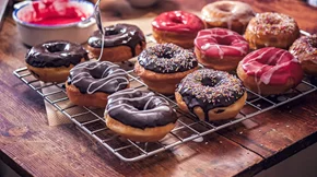 Σοκολατένια donuts στο φούρνο: Η υγιεινή εκδοχή του αγαπημένου γλυκού