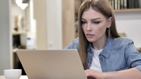 "Dr Google": 3 συχνοί λόγοι υγείας που κάνουμε αναζήτηση