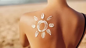 Τα 10 καλύτερα αντηλιακά σώματος που θα βρεις αυτή τη στιγμή στην αγορά