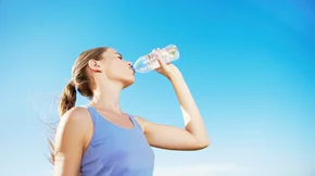 Αφυδάτωση: 7 σημάδια που δείχνουν ότι σου λείπει νερό