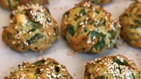 Τα πιο αφράτα σπανακοτυρομπαλάκια - γρήγορα και χωρίς μίξερ