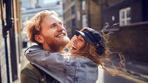 4 ψυχολογικοί λόγοι που θα τον κάνουν να σε ερωτευτεί