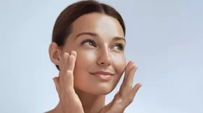 Αυτή η κρέμα ματιών προσφέρει πιο νεανικό βλέμμα σε μόλις 2 εβδομάδες εφαρμογής