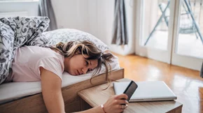 Ο λόγος που ξυπνάς το πρωί με περίεργη και άσχημη γεύση στο στόμα