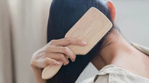 Το χτένισμα που χαρίζει πλούσιο όγκο ακόμα και στα πιο λεπτά μαλλιά