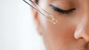 Αυτή η βιταμίνη είναι απαραίτητη για τη διατήρηση της νεανικής όψης στην επιδερμίδα