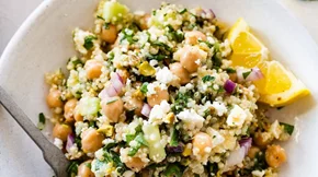 Φτιάξε πανεύκολα τη viral σαλάτα της Jennifer Aniston