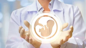 Εξωσωματική γονιμοποίηση μέχρι τα 54: Τι αλλάζει