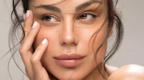 Μεγαλύτερα μάτια και ξεκούραστο βλέμμα με αυτές τις 5 συμβουλές μακιγιάζ