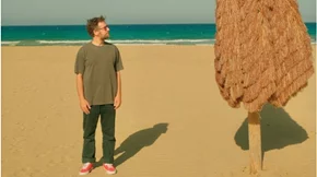 Ο Κωστής Μαραβέγιας στον Κήπο του Μεγάρου "Παραλία Κήπος"