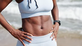 Η πρωτοποριακή τεχνική λιπογλυπτικής που χαρίζει γράμμωση στο σώμα