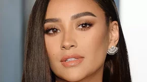 Αυτά είναι τα 5 πιο κολακευτικά ρουζ για μελαχρινές