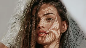 Ξύπνα με τέλεια επιδερμίδα: Τα καλύτερα beauty προϊόντα που δουλεύουν για σένα όλη νύχτα!