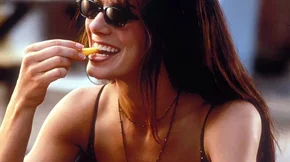 Sandra Bullock: Η διατροφή και το πρόγραμμα γυμναστικής που την βοηθούν να διατηρείται σε φόρμα