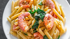 Viral συνταγή για πένες με γαρίδες - Με 40 γραμμάρια πρωτεΐνης ανά μερίδα