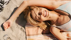 Τα 5 καλοκαιρινά αρώματα που τραβούν τους πάντες σαν μαγνήτης