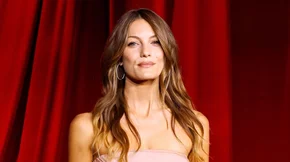 To hot χρώμα μαλλιών που κολακεύει τόσο τις καστανές όσο και τις ξανθές