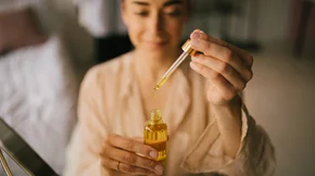 Έλαια προσώπου: Πόσο σημαντικά είναι τελικά για την ενυδάτωση του προσώπου μας;