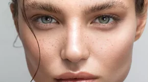 Πώς θα πετύχεις μόνη σου στο σπίτι το εφέ των laminated brows