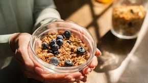 Προστάτευσε τη μνήμη σου: Οι 6 τροφές που μειώνουν τον κίνδυνο άνοιας έως και 40%