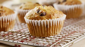 Muffins πορτοκαλιού με κομμάτια σοκολάτας - Αφράτα και πανεύκολα