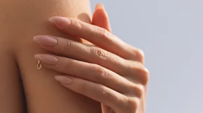 "Νonicure": Ποια είναι η τάση μανικιούρ που κάνει θραύση στα social media - και παντού