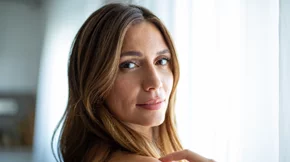 Λεπτές γραμμές στο πρόσωπο: Το εύκολο tip για να τις μειώσεις αισθητά