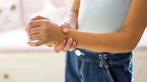 Αρθρίτιδα: Τροφές και ροφήματα που πρέπει να αποφύγεις