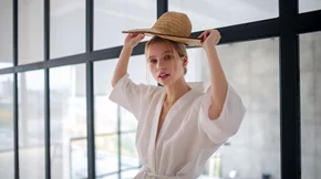 Καύσωνας: Τι να φορέσεις στο γραφείο παρά τους 38 βαθμούς Κελσίου