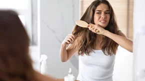 Bad Hair Day: Ξύπνησες έτσι; Κι όμως αυτό είναι το hair look που λατρεύουν τα μοντέλα