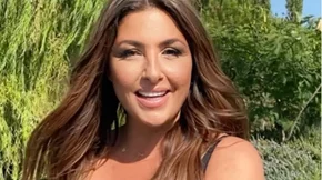 Έλενα Παπαρίζου: "Δεν είμαι πλέον 20 χρονών, είμαι μια φυσιολογική γυναίκα με τα πιασιματάκια μου"