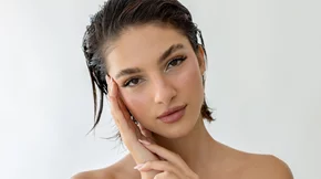 5 λεπτόρρευστα foundation που γίνονται ένα με την επιδερμίδα σου