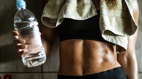 Η προπόνηση για ενεργοποίηση των μυών (έτσι θα χτίσεις δυνατό κορμό και γλουτούς!)