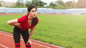 Πόνος στα πλευρά μετά το τρέξιμο; Να πώς θα ανακουφιστείς