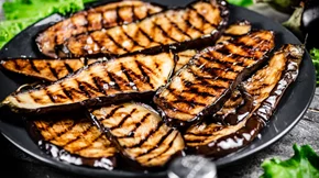 Μωβ ή λευκή μελιτζάνα; Ποια είναι η σημαντική διαφορά τους και ποια να επιλέξεις