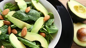 Πώς η βιταμίνη Ε καταπολεμά τις ελεύθερες ρίζες και καθυστερεί τη γήρανση