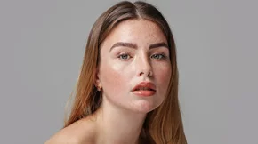 7 κακές συνήθειες που οδηγούν το δέρμα σου σε πρόωρη γήρανση