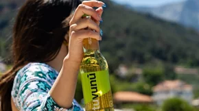 Ανακάλυψα το ρόφημα του καλοκαιριού: Χωρίς ζάχαρη, χωρίς ενοχές, μόνο υπέροχη γεύση