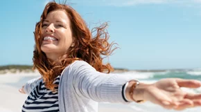 4 συμπτώματα εμμηνόπαυσης - και τι μπορούμε να κάνουμε γι’ αυτά