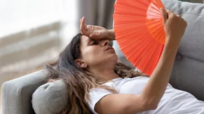 Εξάντληση από τη ζέστη ή θερμοπληξία; Πώς θα καταλάβεις τη διαφορά και πώς θα προφυλαχτείς